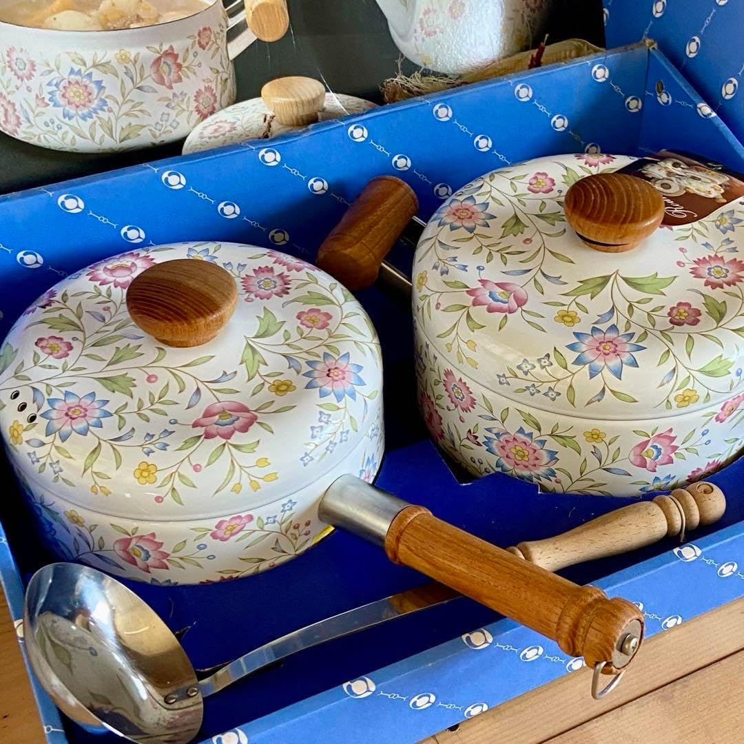 エジリーのホーロー鍋な2点セット エジリーのホーロー鍋な2点セット